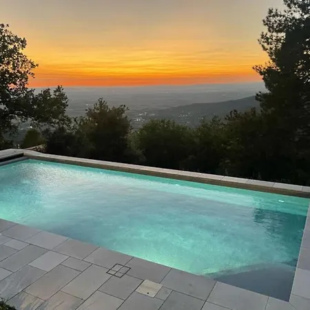Luana Villa *