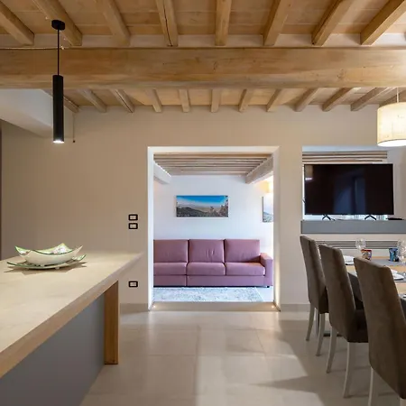 Luana Villa Cortona